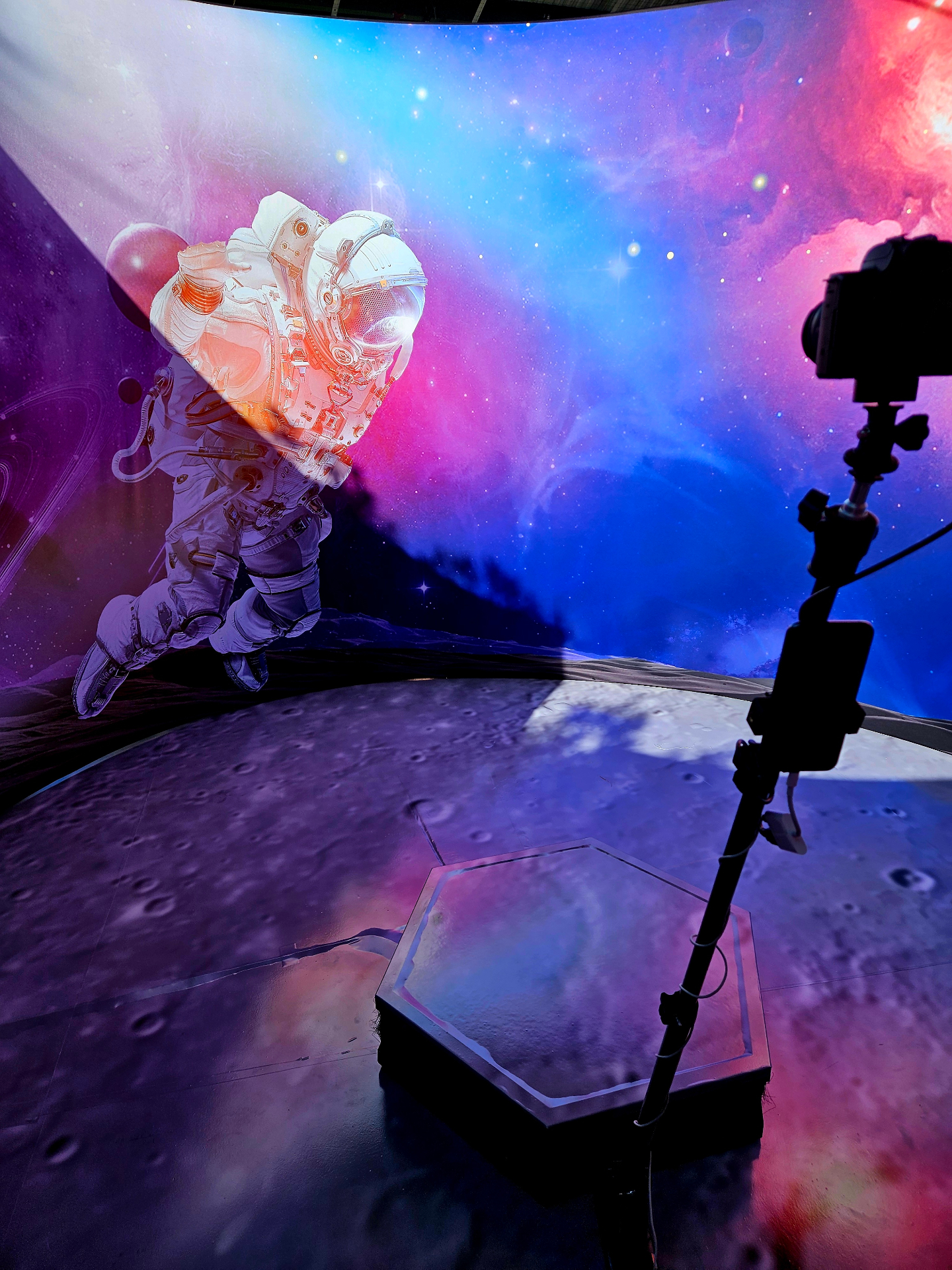Immersive space-themed 360 booth environment